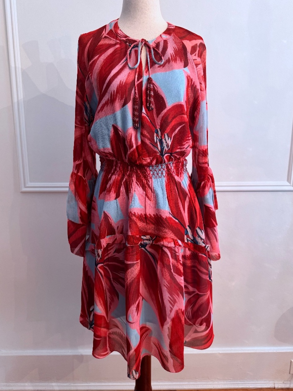 Farm Rio Boho Tropical Leaf Print Tie Neck Smocked Tiered Midi Dress S